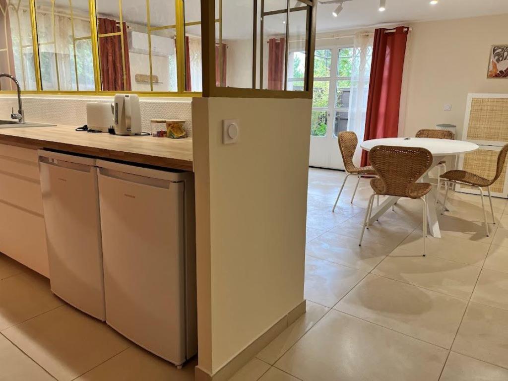 Apartamento La Provence Avec Piscine Privative En Campagne Pernes-les-Fontaines Exterior foto